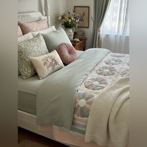 Vintage American Pacific Ent Patchwork Floral Queen/Full Quilt - Cottage Bedding